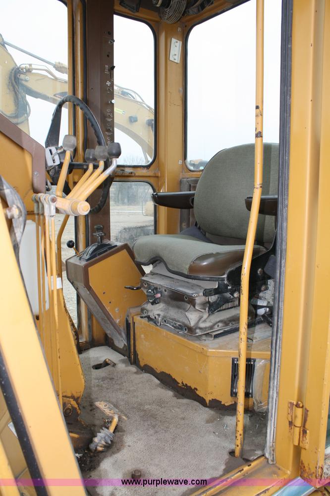 image for item 1714 Dresser 850 articulating motor grader