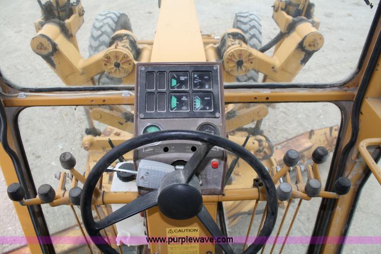 image for item 1714 Dresser 850 articulating motor grader