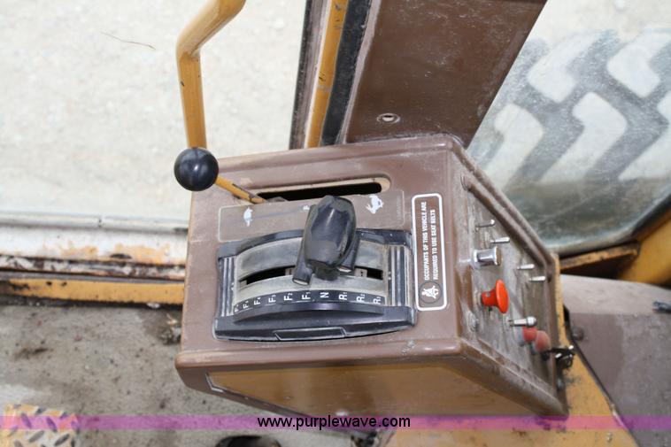 image for item 1714 Dresser 850 articulating motor grader