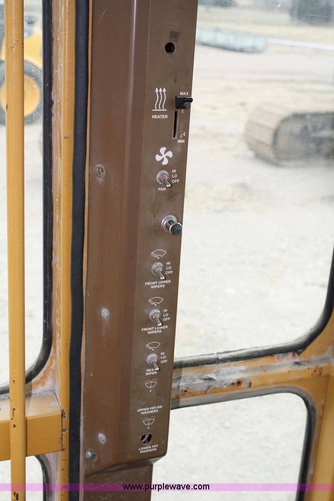 image for item 1714 Dresser 850 articulating motor grader