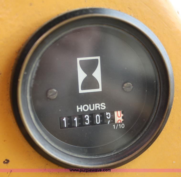 image for item 1714 Dresser 850 articulating motor grader