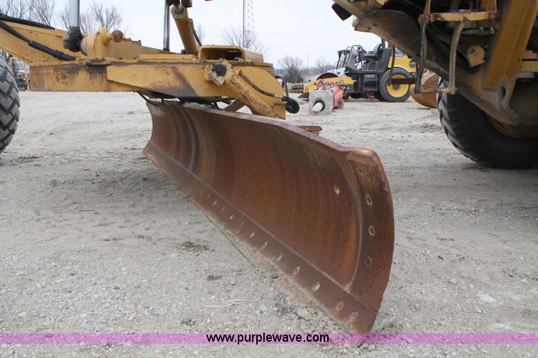 image for item 1714 Dresser 850 articulating motor grader