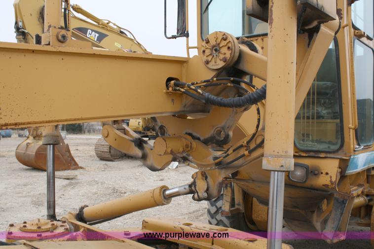 image for item 1714 Dresser 850 articulating motor grader