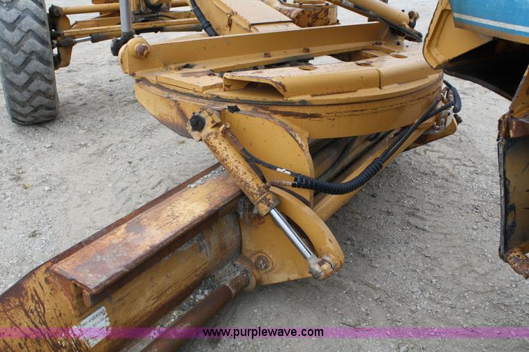 image for item 1714 Dresser 850 articulating motor grader