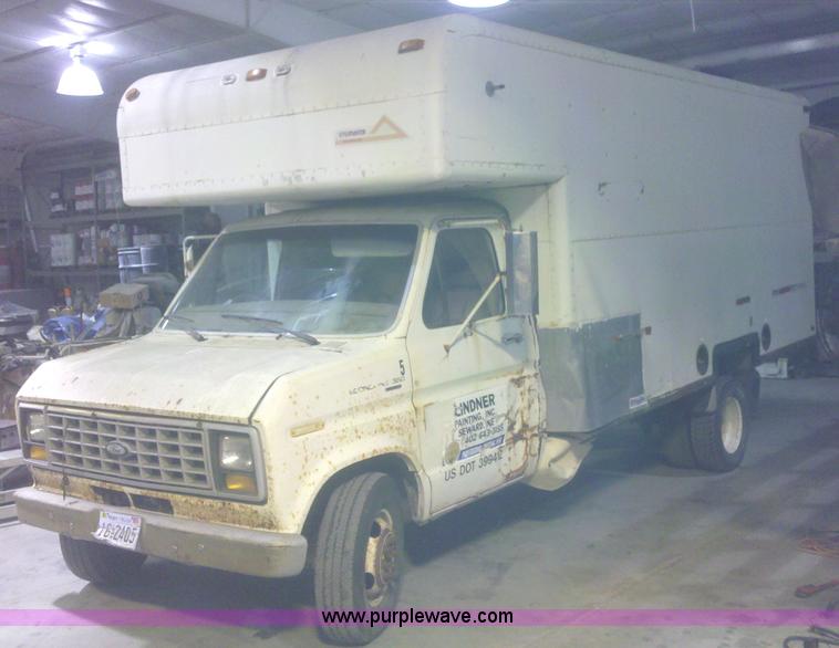 image for item 1731 1985 Ford E350 Econoline box van