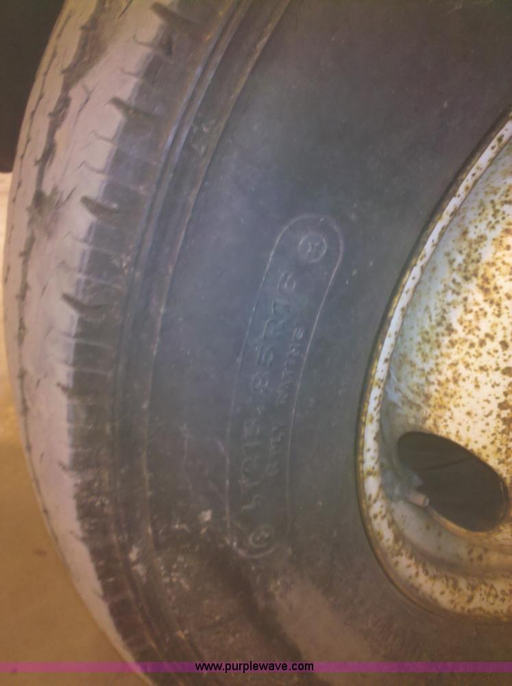 image for item 1731 1985 Ford E350 Econoline box van