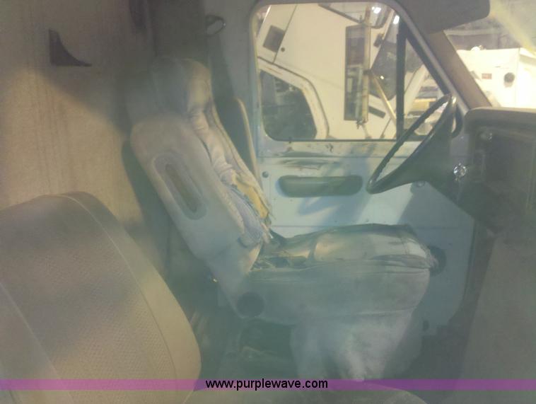 image for item 1731 1985 Ford E350 Econoline box van