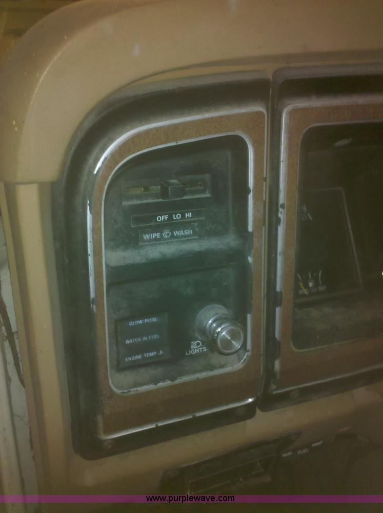 image for item 1731 1985 Ford E350 Econoline box van