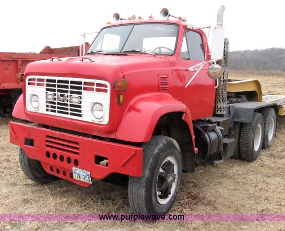 image for item 2028 1972 GMC semi truck