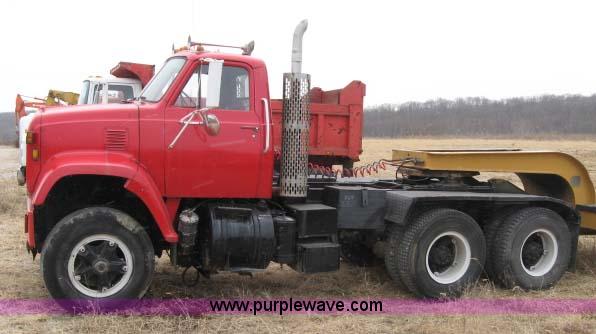 image for item 2028 1972 GMC semi truck