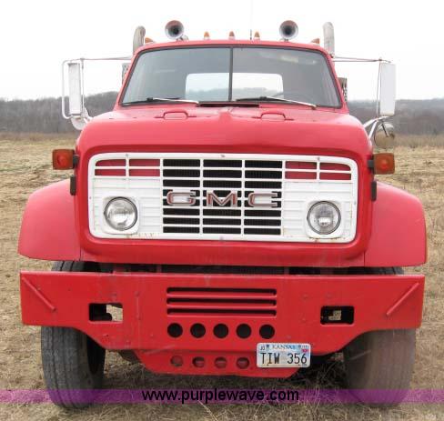 image for item 2028 1972 GMC semi truck