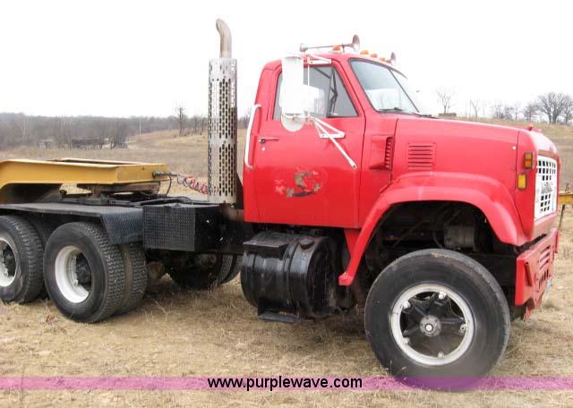 image for item 2028 1972 GMC semi truck