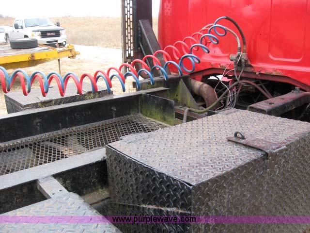 image for item 2028 1972 GMC semi truck