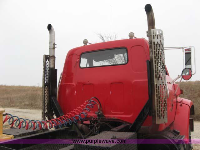 image for item 2028 1972 GMC semi truck