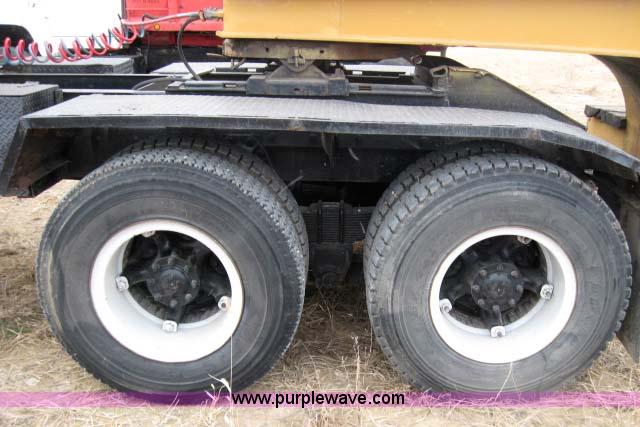 image for item 2028 1972 GMC semi truck