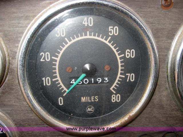 image for item 2028 1972 GMC semi truck