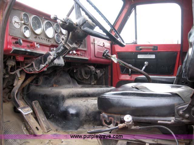 image for item 2028 1972 GMC semi truck