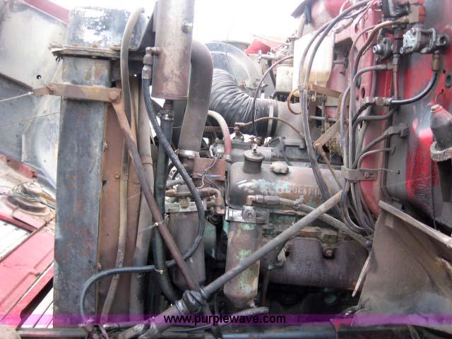 image for item 2028 1972 GMC semi truck