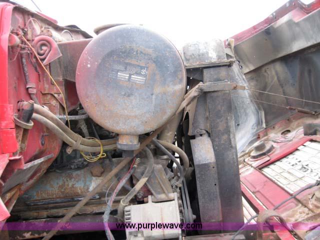 image for item 2028 1972 GMC semi truck