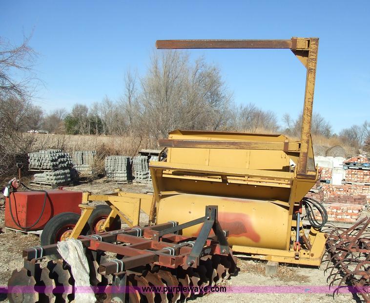 image for item 2358 1995 HayBuster 256 big bale buster with deflector shield