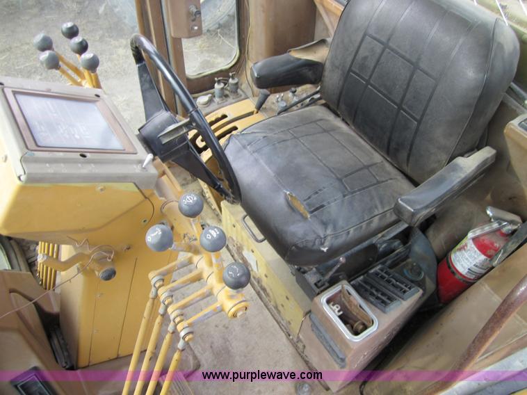 image for item 3175 1985 Caterpillar 120G motor grader