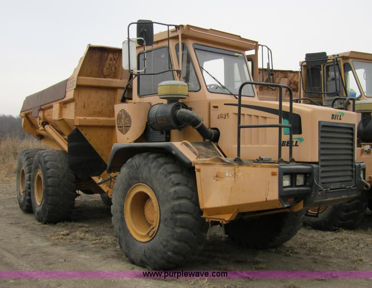image for item 3176 1999 Bell B25C 6x6 articulating dump truck