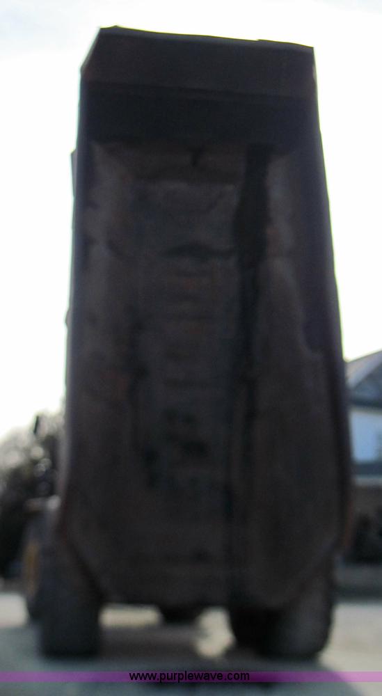 image for item 3176 1999 Bell B25C 6x6 articulating dump truck