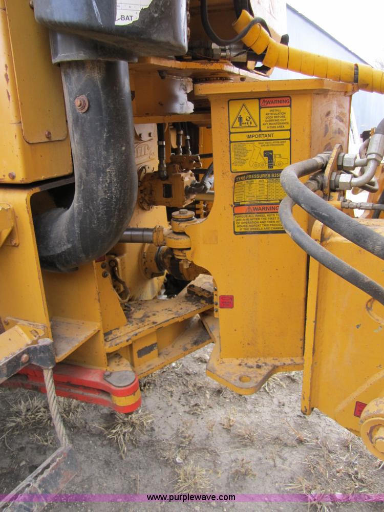 image for item 3176 1999 Bell B25C 6x6 articulating dump truck