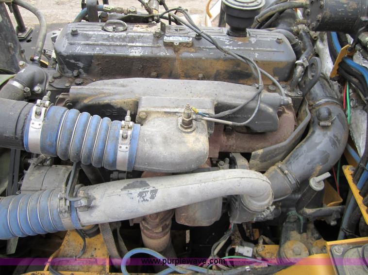 image for item 3176 1999 Bell B25C 6x6 articulating dump truck