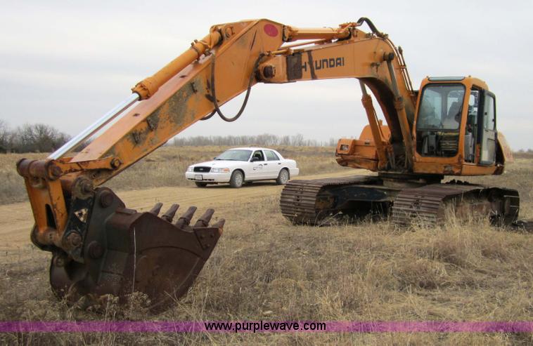 image for item 3178 1997 Hyundai Robex 210LC-3 excavator