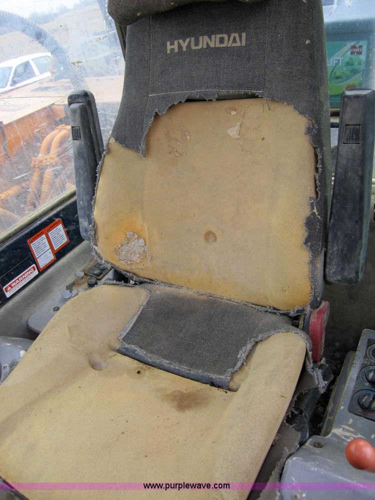 image for item 3178 1997 Hyundai Robex 210LC-3 excavator