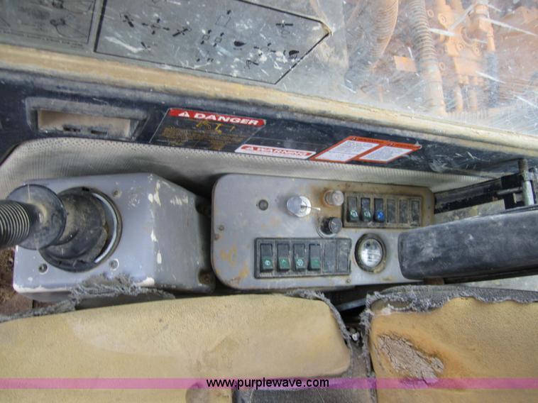 image for item 3178 1997 Hyundai Robex 210LC-3 excavator