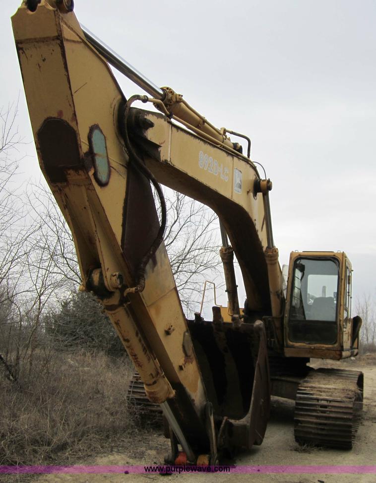 image for item 3179 1991 John Deere 892D-LC excavator