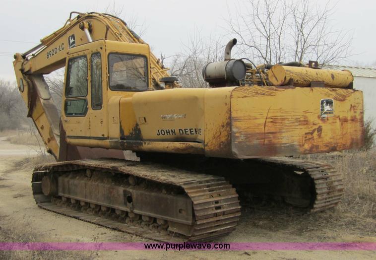image for item 3179 1991 John Deere 892D-LC excavator