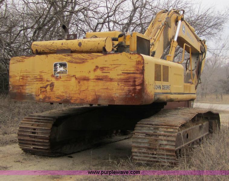 image for item 3179 1991 John Deere 892D-LC excavator