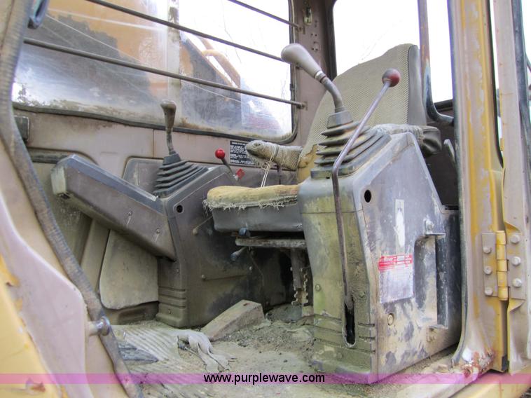 image for item 3179 1991 John Deere 892D-LC excavator