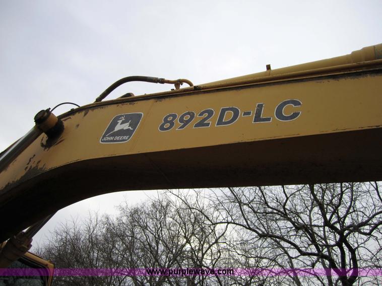 image for item 3179 1991 John Deere 892D-LC excavator