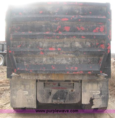 image for item 3773 1980 Ford L9000 dump truck