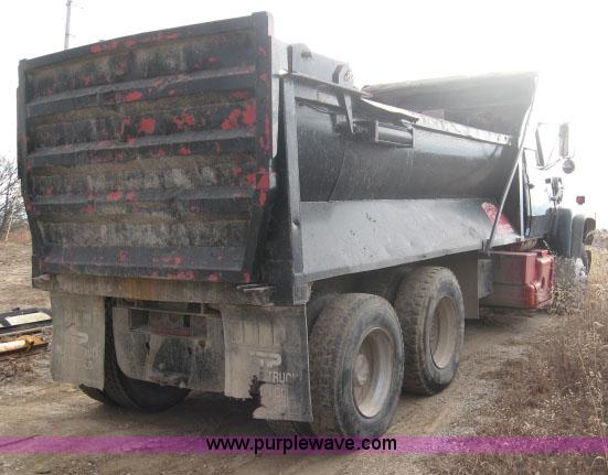 image for item 3773 1980 Ford L9000 dump truck