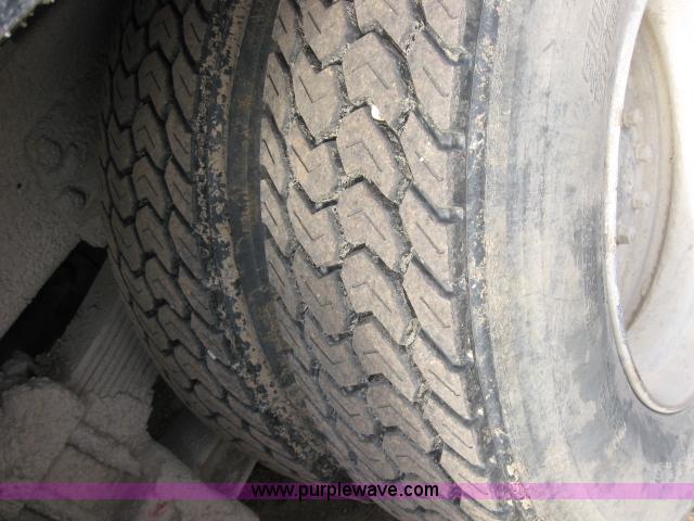 image for item 3773 1980 Ford L9000 dump truck