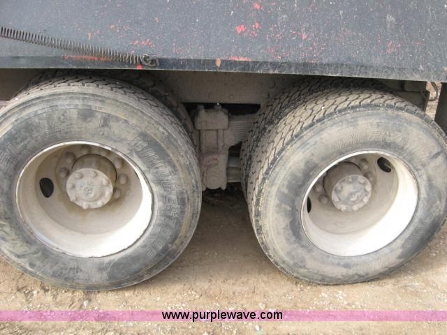 image for item 3773 1980 Ford L9000 dump truck