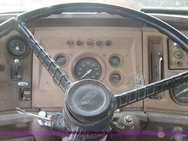 image for item 3773 1980 Ford L9000 dump truck