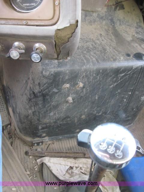 image for item 3773 1980 Ford L9000 dump truck