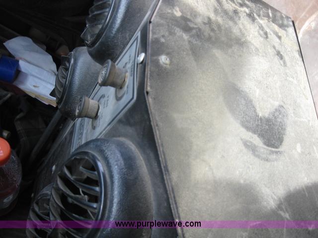 image for item 3773 1980 Ford L9000 dump truck