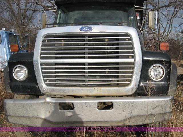image for item 3773 1980 Ford L9000 dump truck