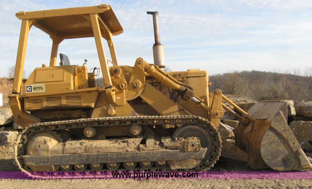 image for item 3774 1972 Caterpillar 977L dozer