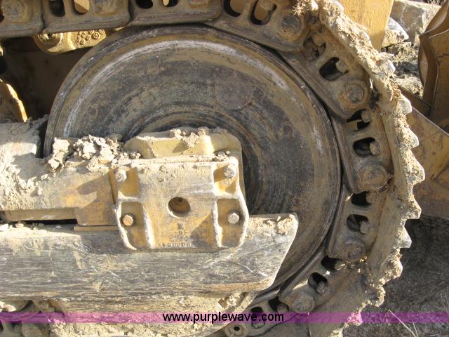 image for item 3774 1972 Caterpillar 977L dozer