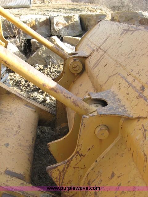image for item 3774 1972 Caterpillar 977L dozer