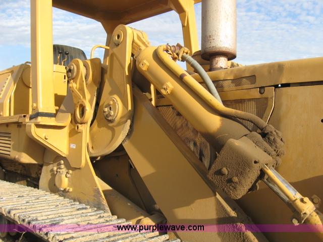 image for item 3774 1972 Caterpillar 977L dozer