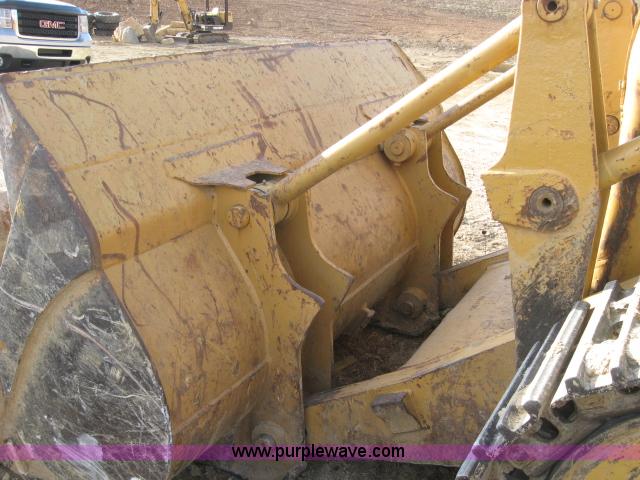 image for item 3774 1972 Caterpillar 977L dozer